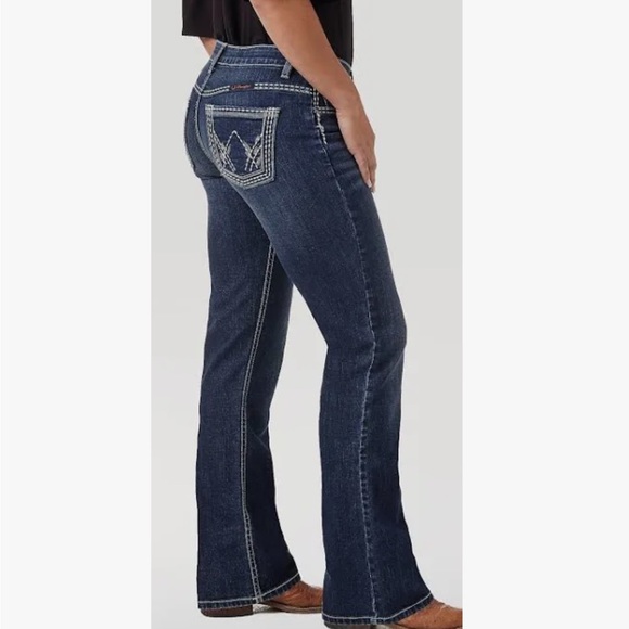 Shiloh Wrangler Ultimate Riding Jeans - Picture 2 of 6